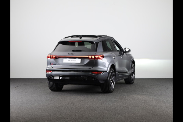 Audi Q6 SQ6 e-tron SQ6 100 kWh Head Up Display, panoramadak, trekhaak, adaptive air suspension, camera's rondom, adapative cruise control