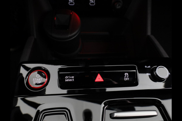 Audi Q6 SQ6 e-tron SQ6 100 kWh Head Up Display, panoramadak, trekhaak, adaptive air suspension, camera's rondom, adapative cruise control