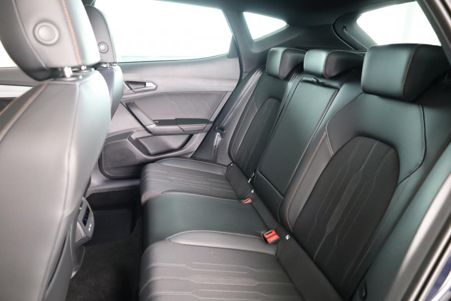 CUPRA Formentor 1.4 e-Hybrid Adrenaline 204 pk Automaat (DSG) | Navigatie via App | Parkeersensoren (Park assist) | Achteruitrijcamera | Adaptieve cruise control | Stoelverwarming |