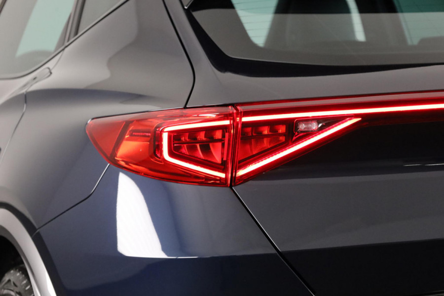 CUPRA Formentor 1.4 e-Hybrid Adrenaline 204 pk Automaat (DSG) | Navigatie via App | Parkeersensoren (Park assist) | Achteruitrijcamera | Adaptieve cruise control | Stoelverwarming |
