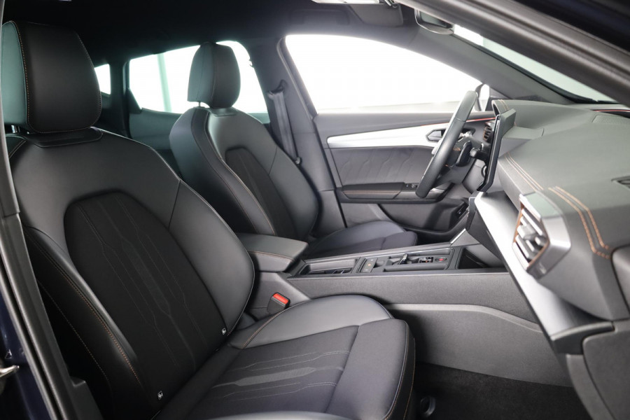 CUPRA Formentor 1.4 e-Hybrid Adrenaline 204 pk Automaat (DSG) | Navigatie via App | Parkeersensoren (Park assist) | Achteruitrijcamera | Adaptieve cruise control | Stoelverwarming |
