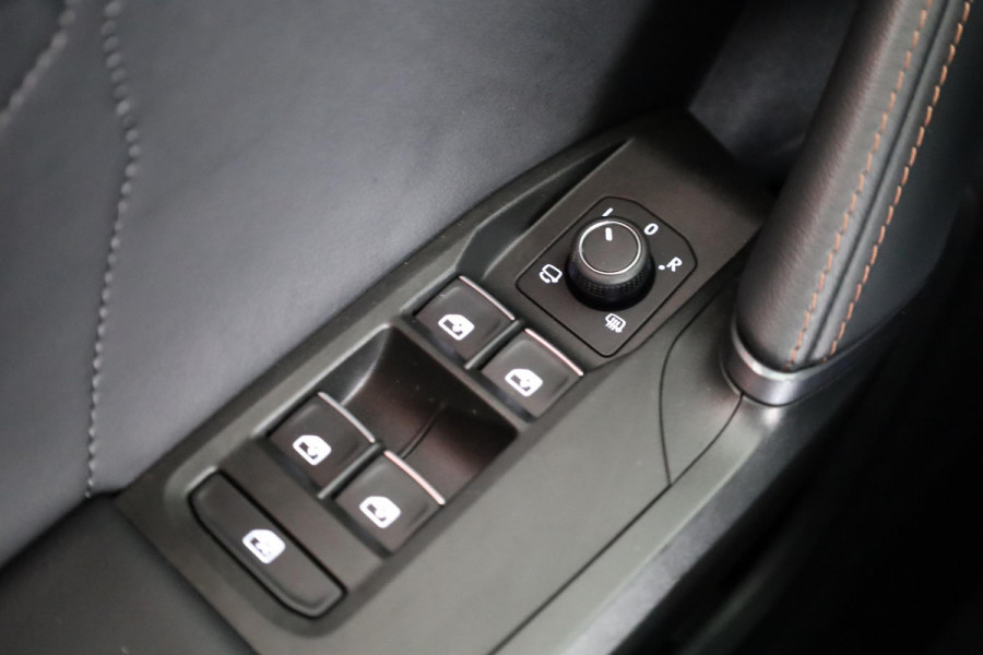 CUPRA Formentor 1.4 e-Hybrid Adrenaline 204 pk Automaat (DSG) | Navigatie via App | Parkeersensoren (Park assist) | Achteruitrijcamera | Adaptieve cruise control | Stoelverwarming |