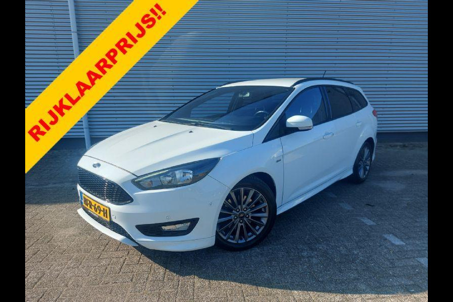 Ford Focus 1.5 Titanium airco,cruise,navigatie,stoel/stuurverwarming,parkeersensoren,