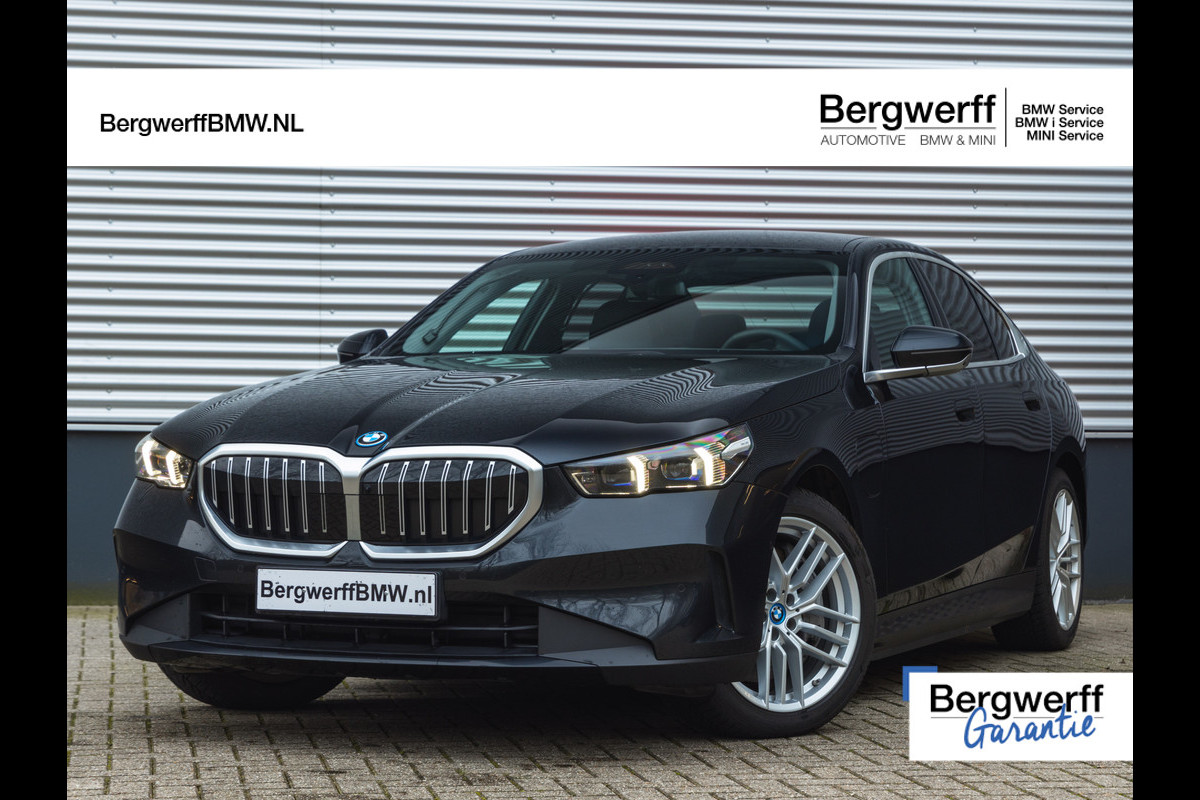 BMW 5 Serie 550e xDrive - Comfortzetels - Driving Ass Prof - Stoelventilatie - Head-Up BMW 5 Serie 550e xDrive - Comfortzetels - Driving Ass Prof - Stoelventilatie - Head-Up