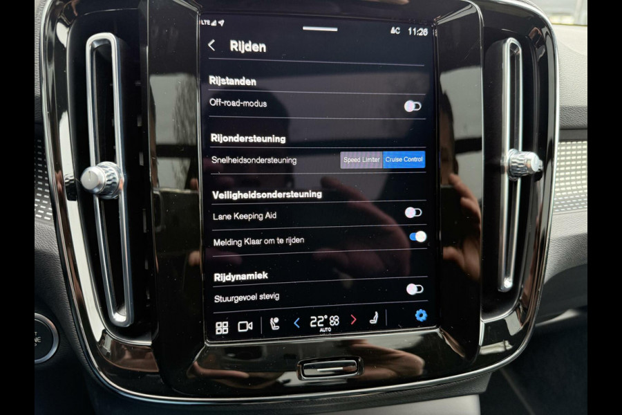 Volvo XC40 2.0 B4 Ultimate Dark PANO HARMAN GOOGLE MAPS