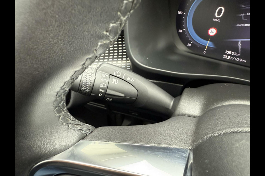 Volvo XC40 2.0 B4 Ultimate Dark PANO HARMAN GOOGLE MAPS