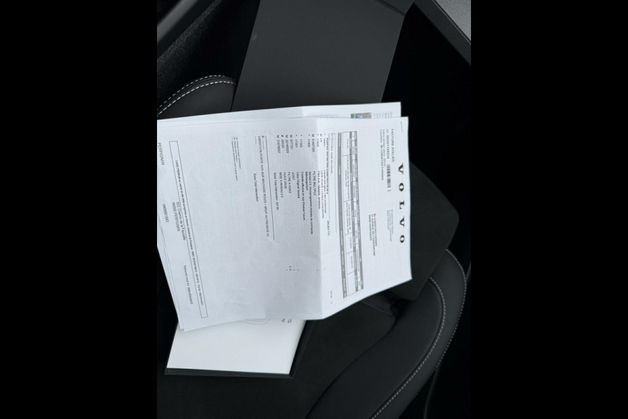 Volvo XC40 2.0 B4 Ultimate Dark PANO HARMAN GOOGLE MAPS