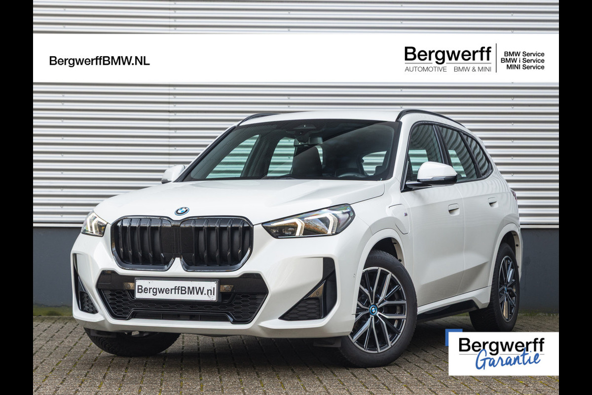 BMW X1 xDrive25e M-Sport - Stoelverwarming - Camera - Adaptive LED BMW X1 xDrive25e M-Sport - Stoelverwarming - Camera - Adaptive LED