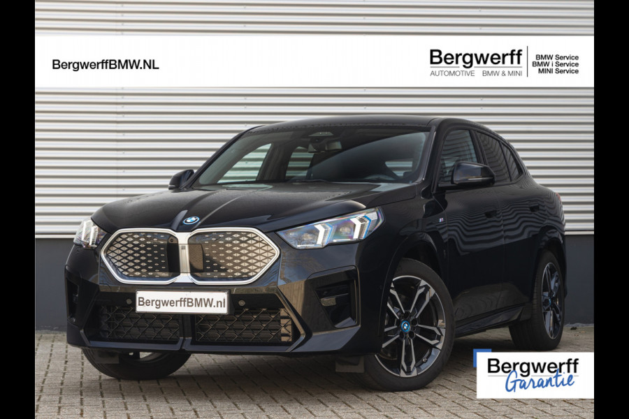 BMW iX2 xDrive30 M-Sport - Pano - Driving Ass - Harman Kardon - Memoryzetels
