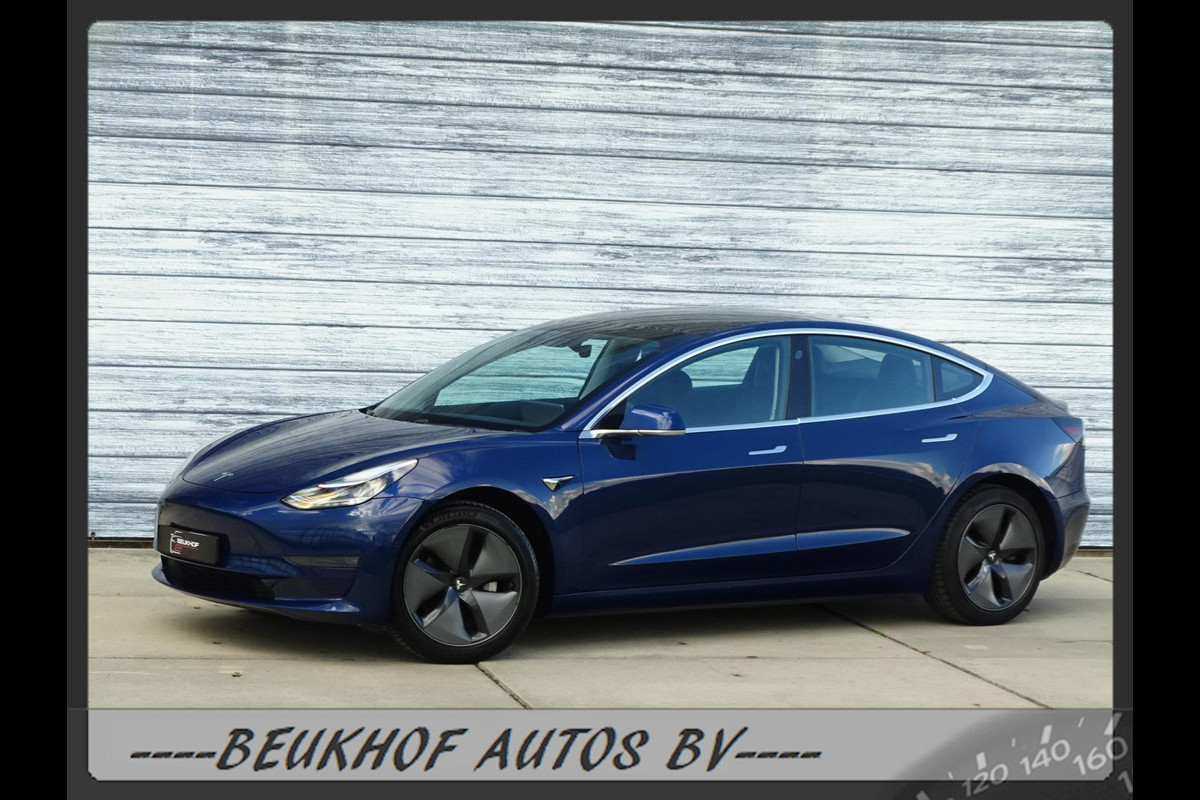 Tesla Model 3 Standard RWD Plus 60 kWh Trekhaak Pano Leer Tesla Model 3 Standard RWD Plus 60 kWh Trekhaak Pano Leer