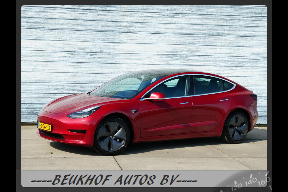 Tesla Model 3 Standard RWD Plus 60 kWh Trekhaak Camera Led Tesla Model 3 Standard RWD Plus 60 kWh Trekhaak Camera Led