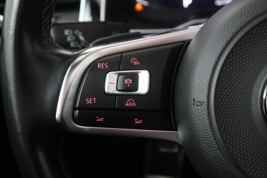 Volkswagen Polo 1.0 TSI Highline (PANORAMADAK, CRUISE ADAPTIEF, AUTOMAAT, ACHTERUITRIJCAMERA, NAVI CARPLAY)