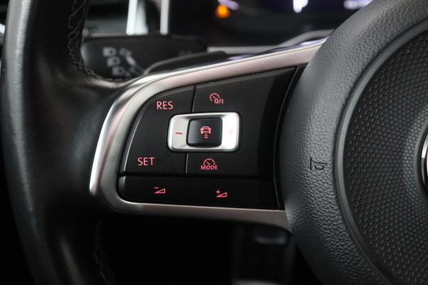 Volkswagen Polo 1.0 TSI Highline (PANORAMADAK, CRUISE ADAPTIEF, AUTOMAAT, ACHTERUITRIJCAMERA, NAVI CARPLAY)