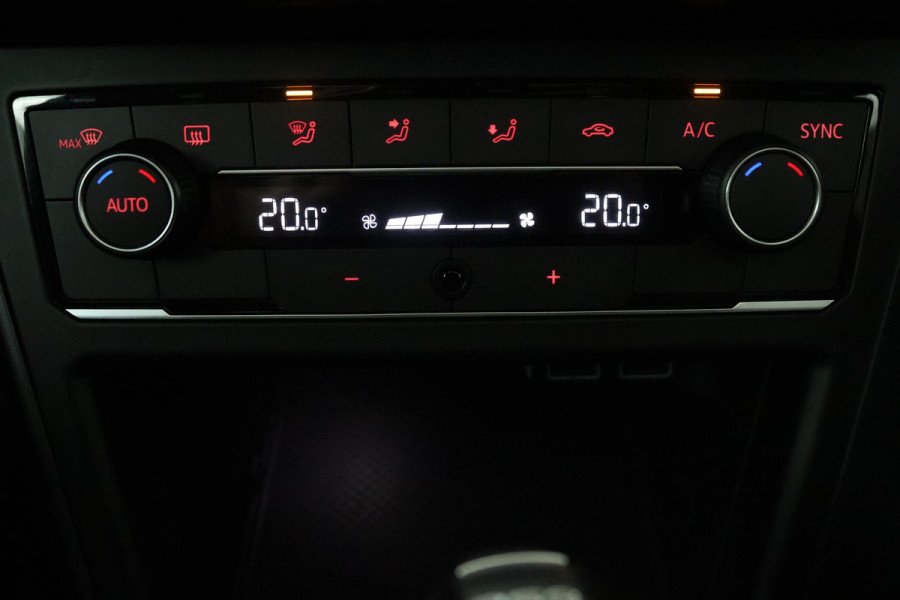 Volkswagen Polo 1.0 TSI Highline (PANORAMADAK, CRUISE ADAPTIEF, AUTOMAAT, ACHTERUITRIJCAMERA, NAVI CARPLAY)