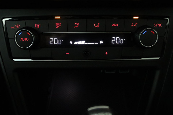 Volkswagen Polo 1.0 TSI Highline (PANORAMADAK, CRUISE ADAPTIEF, AUTOMAAT, ACHTERUITRIJCAMERA, NAVI CARPLAY)