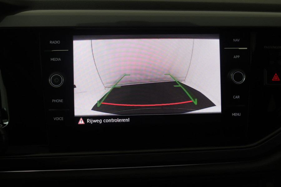Volkswagen Polo 1.0 TSI Highline (PANORAMADAK, CRUISE ADAPTIEF, AUTOMAAT, ACHTERUITRIJCAMERA, NAVI CARPLAY)
