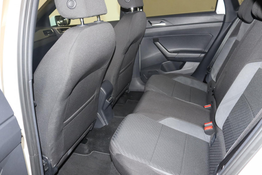 Volkswagen Polo 1.0 TSI Highline (PANORAMADAK, CRUISE ADAPTIEF, AUTOMAAT, ACHTERUITRIJCAMERA, NAVI CARPLAY)