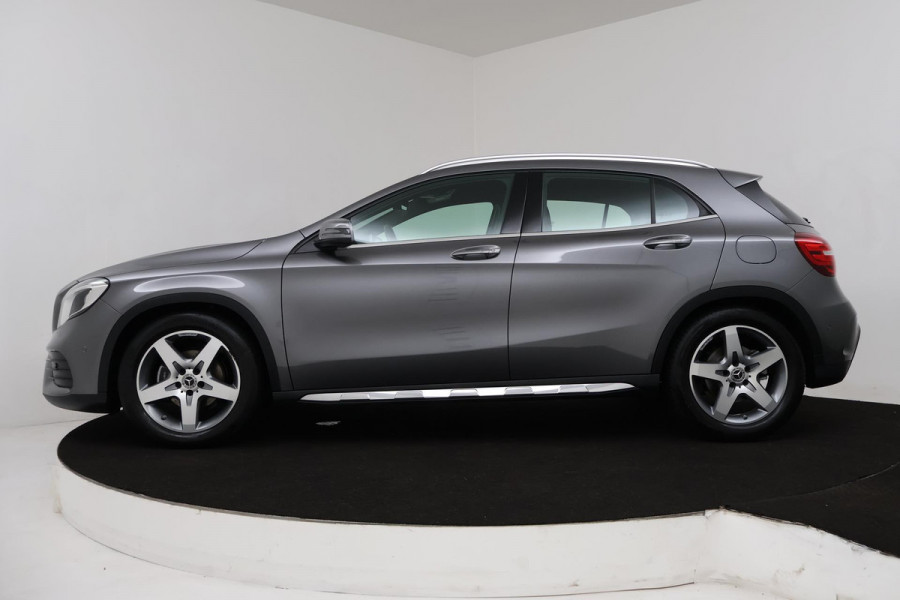 Mercedes-Benz GLA 180 Business Solution AMG (TREKHAAK, AUTOMAAT, CAMERA, NAVIGATIE, STOELVERWARMING)