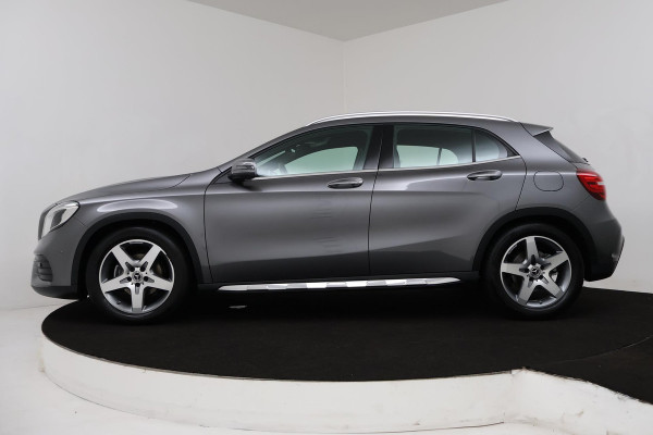 Mercedes-Benz GLA 180 Business Solution AMG (TREKHAAK, AUTOMAAT, CAMERA, NAVIGATIE, STOELVERWARMING)