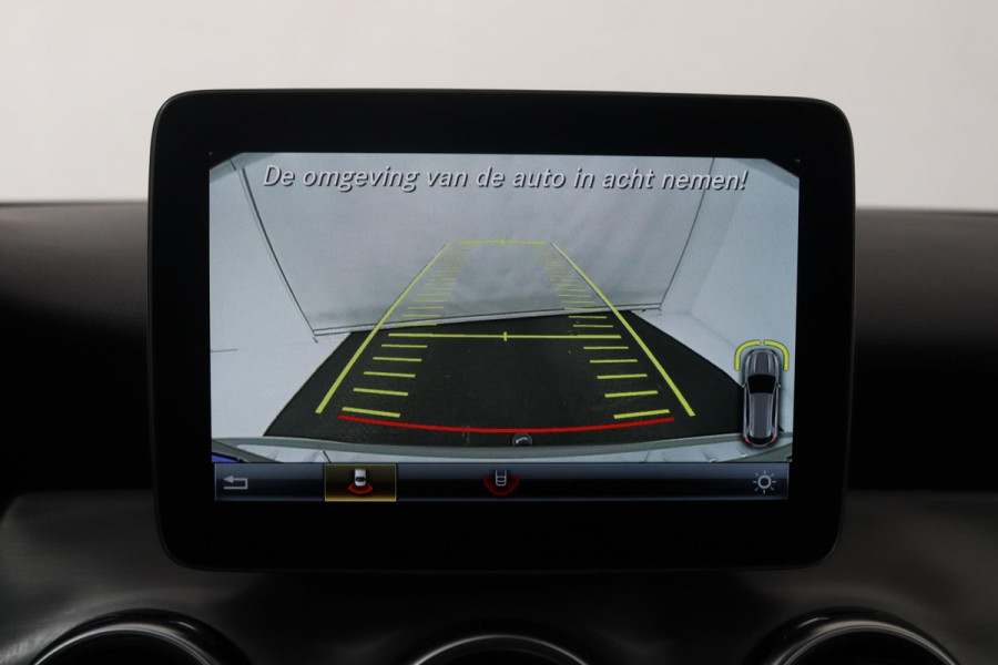 Mercedes-Benz GLA 180 Business Solution AMG (TREKHAAK, AUTOMAAT, CAMERA, NAVIGATIE, STOELVERWARMING)