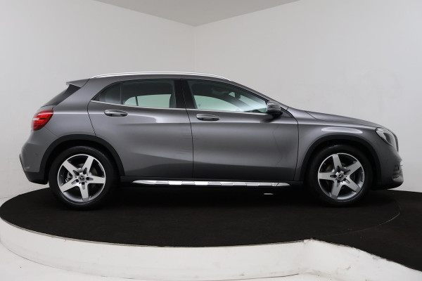 Mercedes-Benz GLA 180 Business Solution AMG (TREKHAAK, AUTOMAAT, CAMERA, NAVIGATIE, STOELVERWARMING)