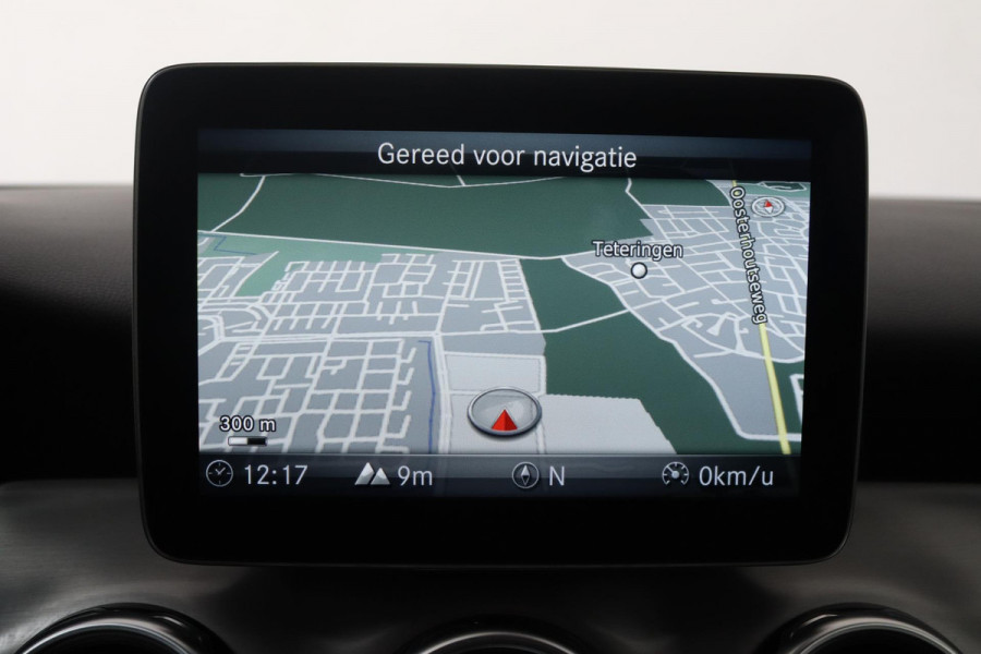 Mercedes-Benz GLA 180 Business Solution AMG (TREKHAAK, AUTOMAAT, CAMERA, NAVIGATIE, STOELVERWARMING)