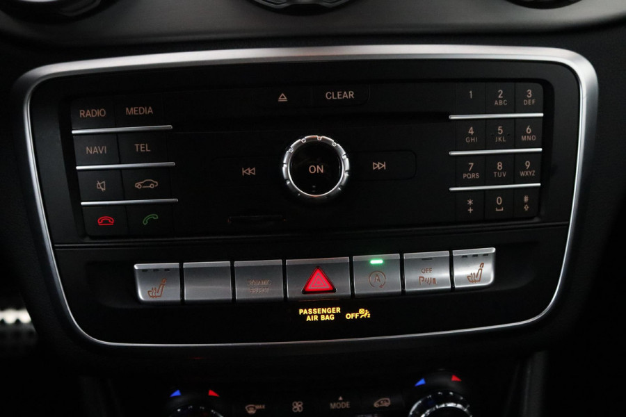 Mercedes-Benz GLA 180 Business Solution AMG (TREKHAAK, AUTOMAAT, CAMERA, NAVIGATIE, STOELVERWARMING)