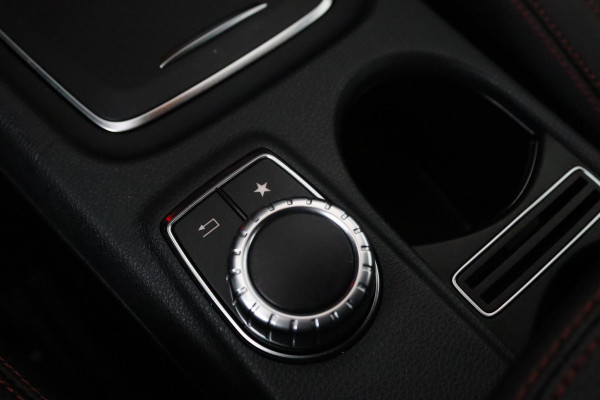 Mercedes-Benz GLA 180 Business Solution AMG (TREKHAAK, AUTOMAAT, CAMERA, NAVIGATIE, STOELVERWARMING)