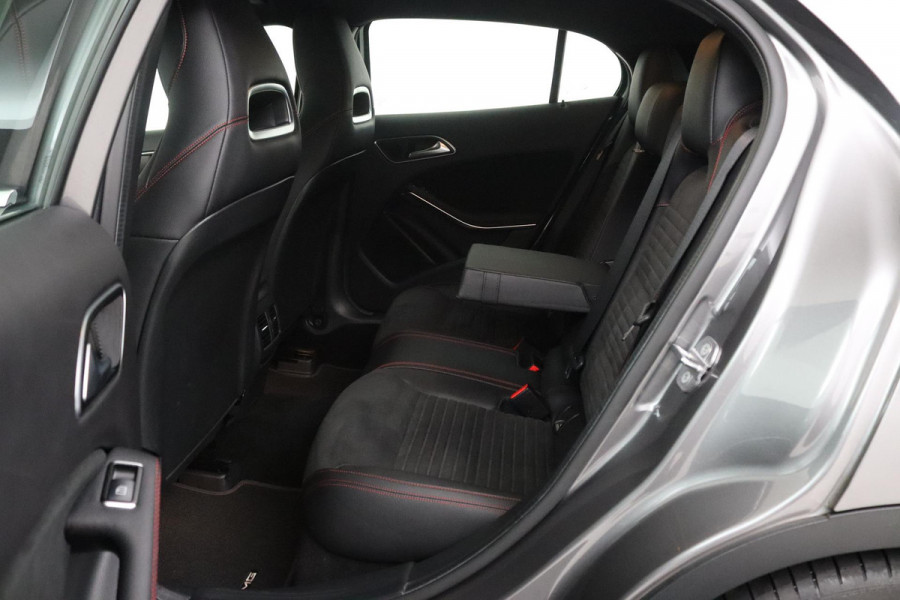 Mercedes-Benz GLA 180 Business Solution AMG (TREKHAAK, AUTOMAAT, CAMERA, NAVIGATIE, STOELVERWARMING)