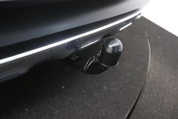 Mercedes-Benz GLA 180 Business Solution AMG (TREKHAAK, AUTOMAAT, CAMERA, NAVIGATIE, STOELVERWARMING)