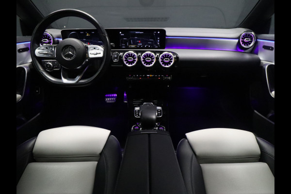 Mercedes-Benz CLA-Klasse Shooting Brake 250 AMG Sport [SFEERVERLICHTING, APPLE CARPLAY, CAMERA, TREKHAAK, VOL LEDER, STOELVERWARMING, PDC V+A, CRUISE, NIEUWSTAAT]
