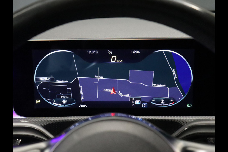 Mercedes-Benz CLA-Klasse Shooting Brake 250 AMG Sport [SFEERVERLICHTING, APPLE CARPLAY, CAMERA, TREKHAAK, VOL LEDER, STOELVERWARMING, PDC V+A, CRUISE, NIEUWSTAAT]