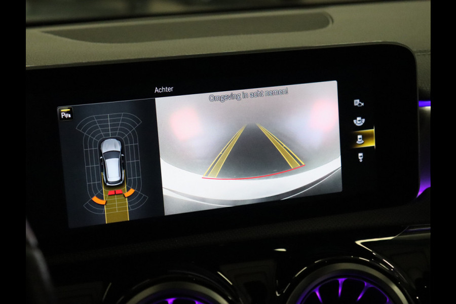Mercedes-Benz CLA-Klasse Shooting Brake 250 AMG Sport [SFEERVERLICHTING, APPLE CARPLAY, CAMERA, TREKHAAK, VOL LEDER, STOELVERWARMING, PDC V+A, CRUISE, NIEUWSTAAT]