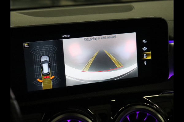 Mercedes-Benz CLA-Klasse Shooting Brake 250 AMG Sport [SFEERVERLICHTING, APPLE CARPLAY, CAMERA, TREKHAAK, VOL LEDER, STOELVERWARMING, PDC V+A, CRUISE, NIEUWSTAAT]