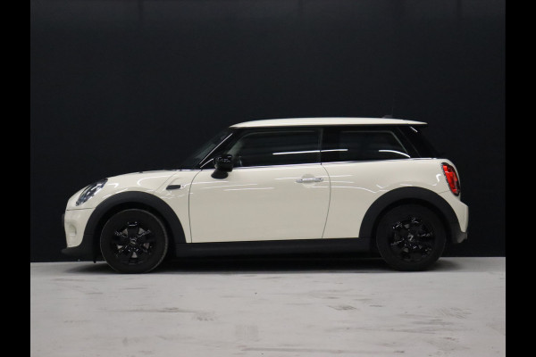 MINI Mini 1.5 Sport [APPLE CARPLAY, VOL LEDER, CRUISE CONTROL, NAVIGATIE, AIRCO, NIEUWSTAAT]