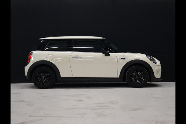 MINI Mini 1.5 Sport [APPLE CARPLAY, VOL LEDER, CRUISE CONTROL, NAVIGATIE, AIRCO, NIEUWSTAAT]