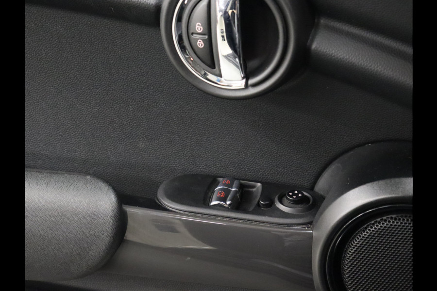MINI Mini 1.5 Sport [APPLE CARPLAY, VOL LEDER, CRUISE CONTROL, NAVIGATIE, AIRCO, NIEUWSTAAT]