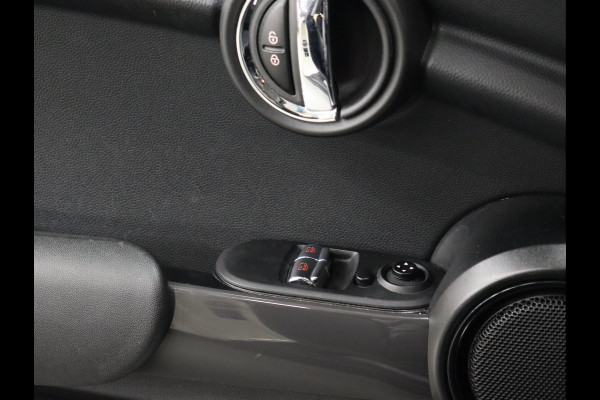 MINI Mini 1.5 Sport [APPLE CARPLAY, VOL LEDER, CRUISE CONTROL, NAVIGATIE, AIRCO, NIEUWSTAAT]