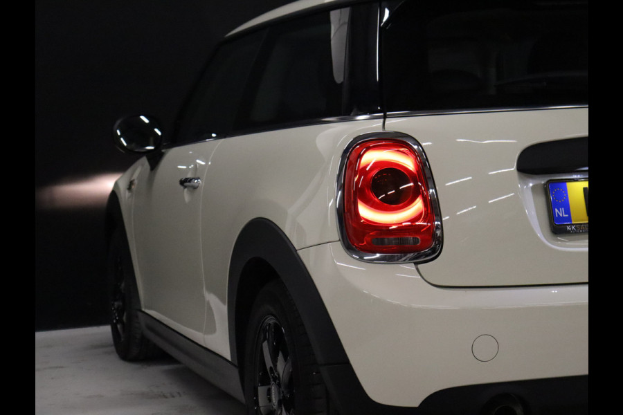 MINI Mini 1.5 Sport [APPLE CARPLAY, VOL LEDER, CRUISE CONTROL, NAVIGATIE, AIRCO, NIEUWSTAAT]
