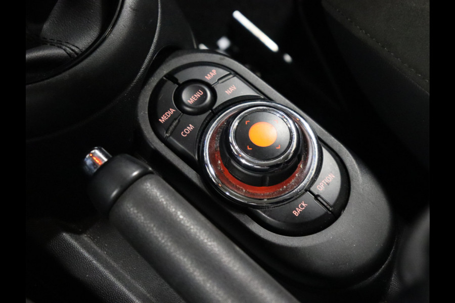 MINI Mini 1.5 Sport [APPLE CARPLAY, VOL LEDER, CRUISE CONTROL, NAVIGATIE, AIRCO, NIEUWSTAAT]