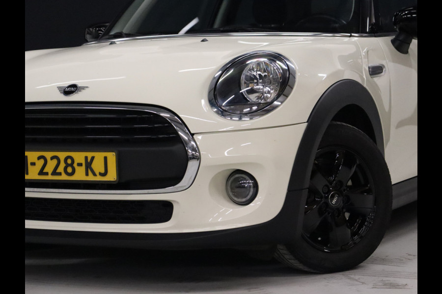 MINI Mini 1.5 Sport [APPLE CARPLAY, VOL LEDER, CRUISE CONTROL, NAVIGATIE, AIRCO, NIEUWSTAAT]