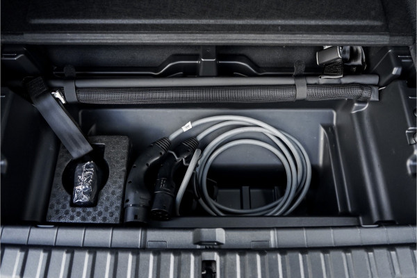 BMW iX xDrive40 High Executive SkyLounge Laser Driving Ass Prof Trekhaak M-Sport