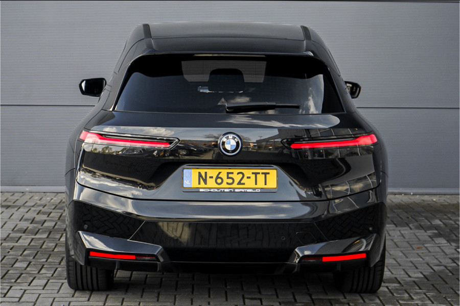 BMW iX xDrive40 High Executive SkyLounge Laser Driving Ass Prof Trekhaak M-Sport