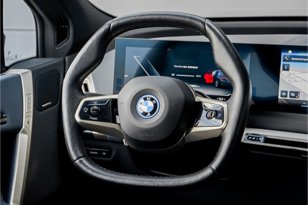 BMW iX xDrive40 High Executive SkyLounge Laser Driving Ass Prof Trekhaak M-Sport