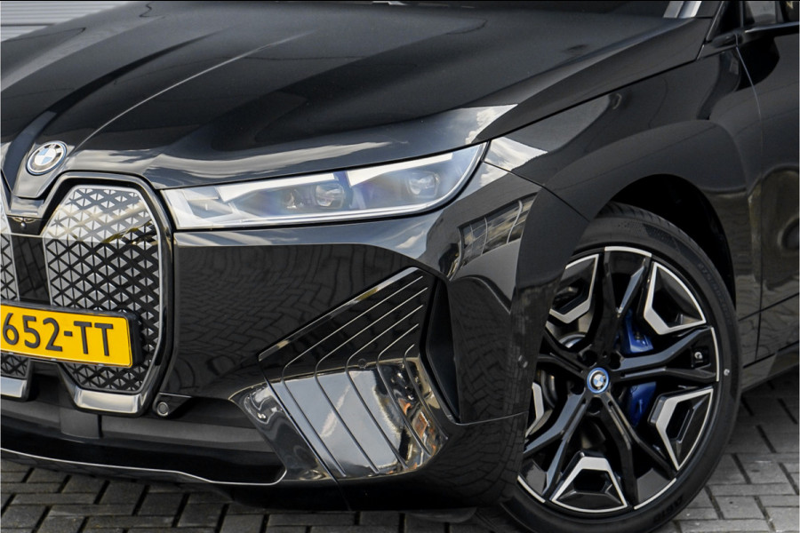 BMW iX xDrive40 High Executive SkyLounge Laser Driving Ass Prof Trekhaak M-Sport