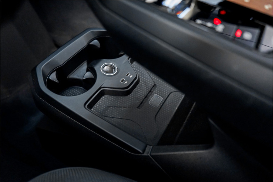 BMW iX xDrive40 High Executive SkyLounge Laser Driving Ass Prof Trekhaak M-Sport