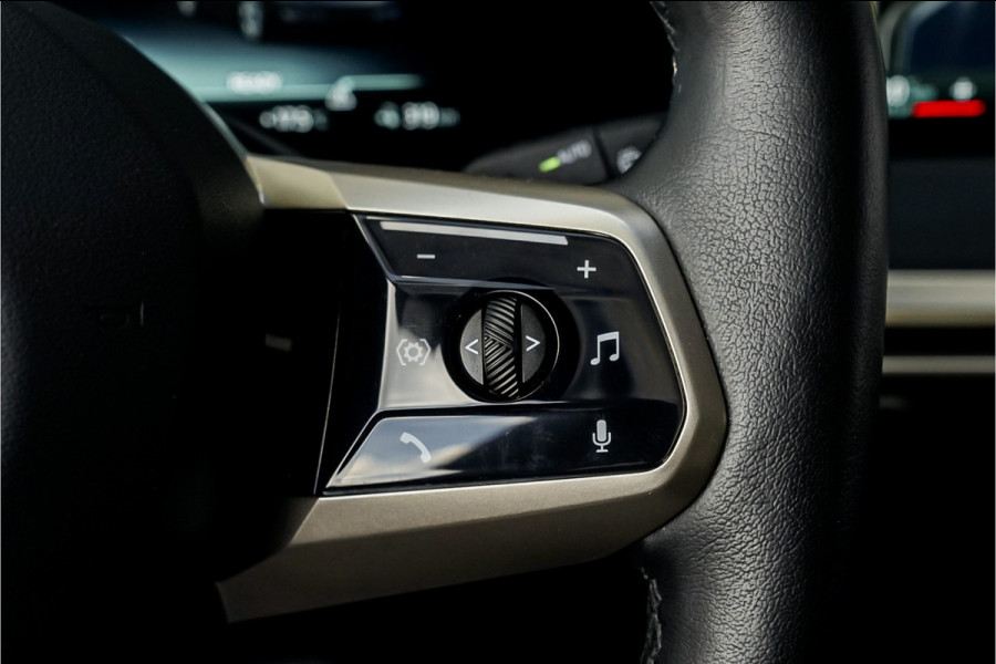 BMW iX xDrive40 High Executive SkyLounge Laser Driving Ass Prof Trekhaak M-Sport
