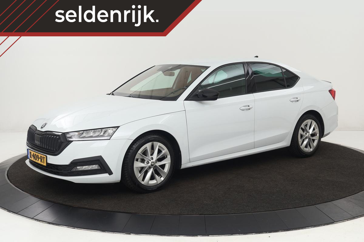 Škoda Octavia 1.0 e-TSI Sport | Carplay | Sportstoelen | Sfeerverlichting | PDC | Navigatie | Full LED | DAB | Getint glas | Climate control Škoda Octavia 1.0 e-TSI Sport | Carplay | Sportstoelen | Sfeerverlichting | PDC | Navigatie | Full LED | DAB | Getint glas | Climate control