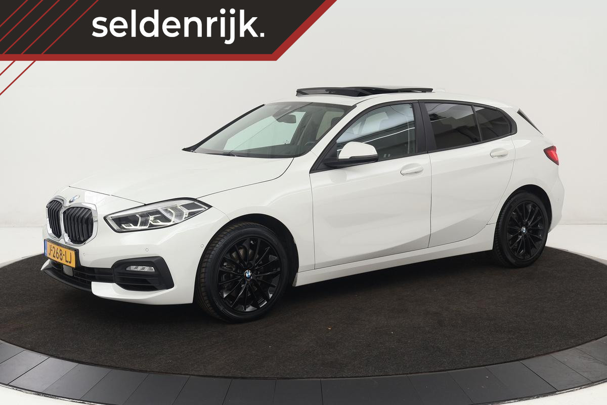 BMW 1-serie 118i Advantage | Panoramadak | Stoelverwarming | Camera | Sportstoelen | Full LED | Navigatie | Live Cockpit BMW 1-serie 118i Advantage | Panoramadak | Stoelverwarming | Camera | Sportstoelen | Full LED | Navigatie | Live Cockpit