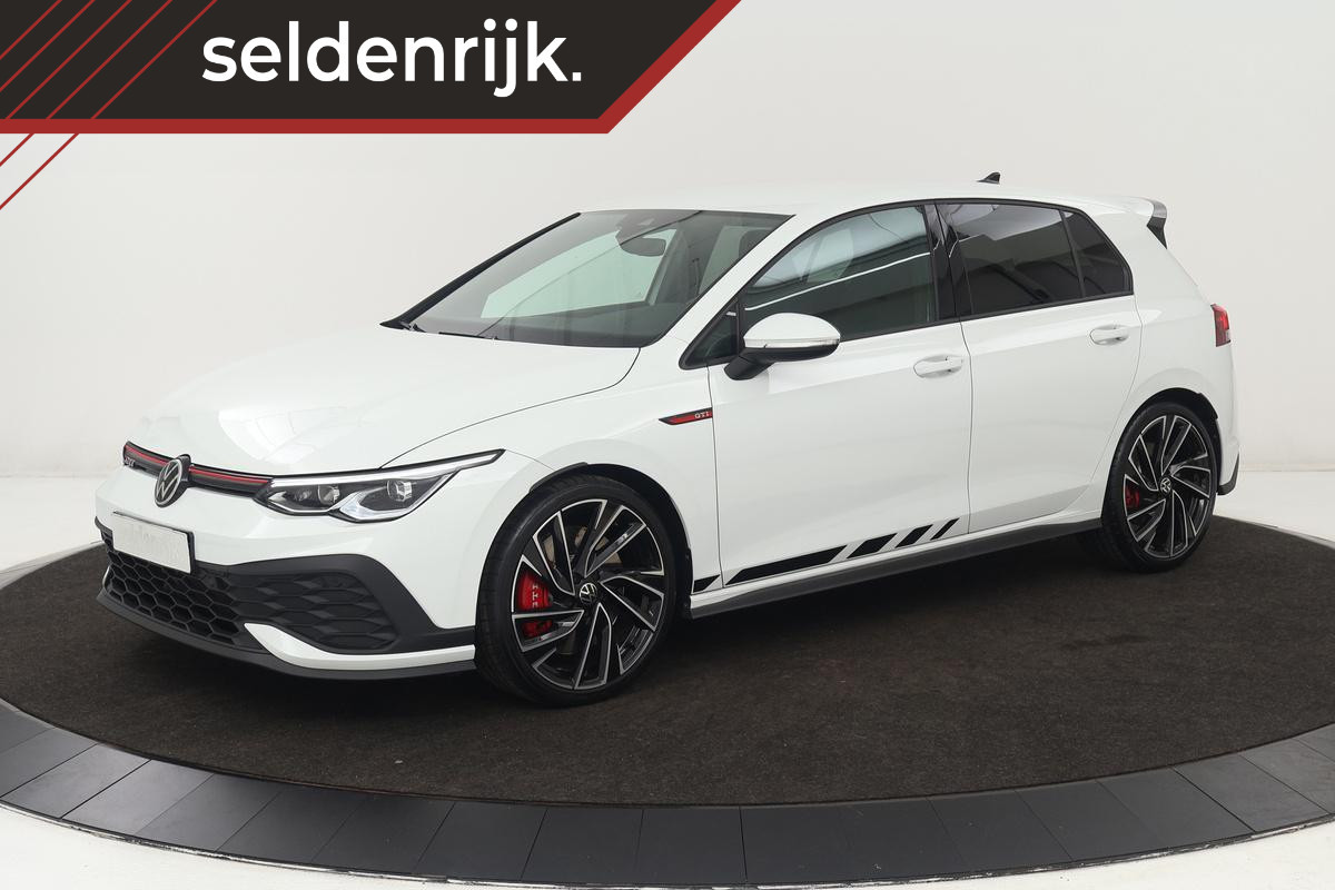 Volkswagen Golf 2.0 TSI GTI Clubsport | 300pk | Stoel & stuurverwarming | Carplay | Sfeerverlichting | Side Assist | Adaptive cruise | Navigatie Volkswagen Golf 2.0 TSI GTI Clubsport | 300pk | Stoel & stuurverwarming | Carplay | Sfeerverlichting | Side Assist | Adaptive cruise | Navigatie